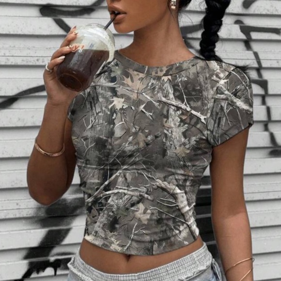 SHEIN EZwear Vintage Retro Street Camo Tight Cropped Tshirt XS - Picture 1 of 4
